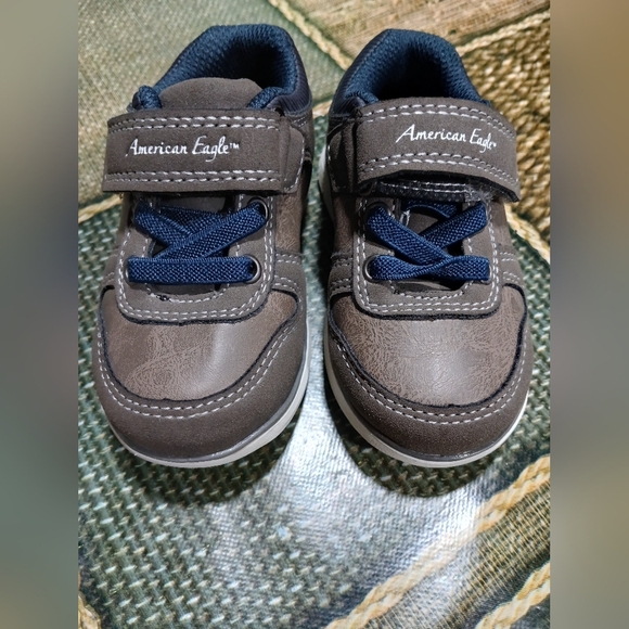 American Eagle Outfitters Other - American Eagle Outfitters Kids Brown Sneakers with Navy Laces